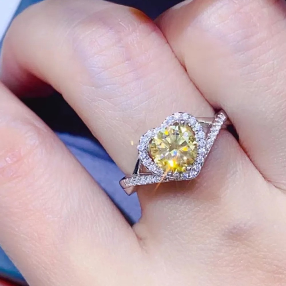 NEW Yellow 1 Carat Moissanite 925 Sterling Silver Heart Ring